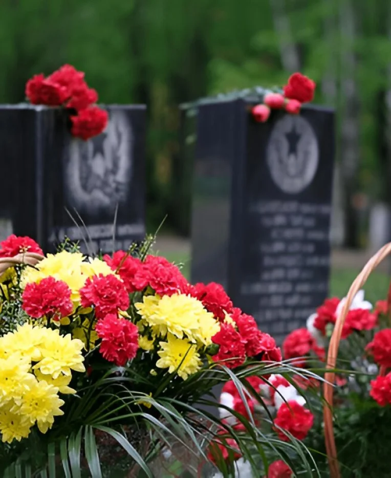 Le Petit Mont Fleuri Fleuriste A Mamers Deuil